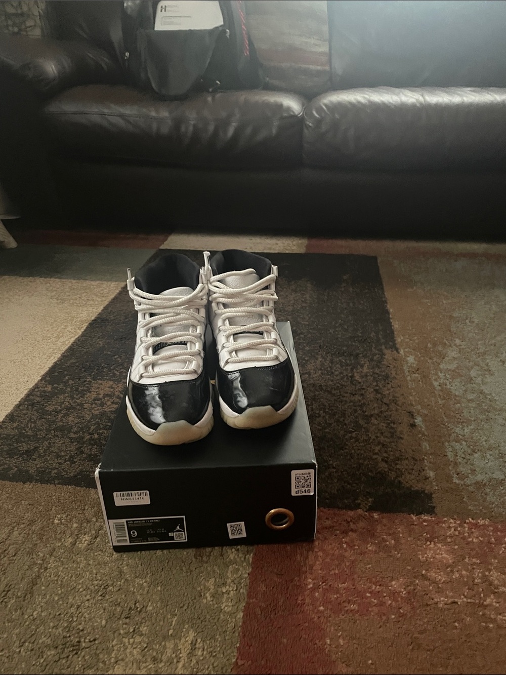 Jordan Men's Black and White Retro Sneakers